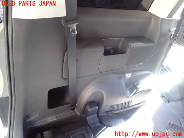 1UPJ-9235097680]ステップワゴン(RK1)左リアピラートリム 中古_4