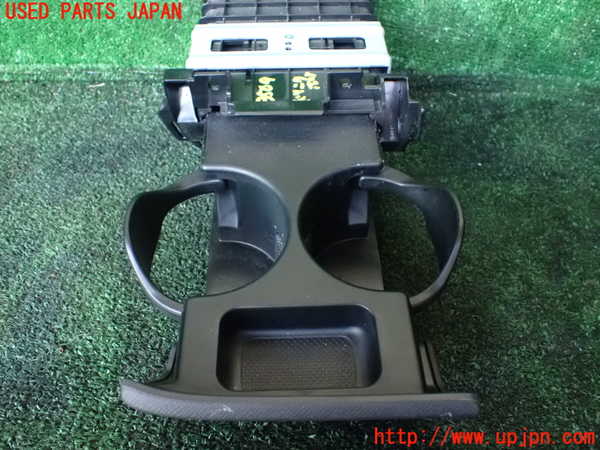 1UPJ-9235097810]ステップワゴン(RK1)ドリンクホルダー 中古_3