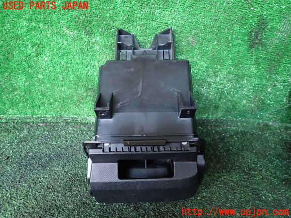 1UPJ-9235107810]ステップワゴン スパーダ(RK5)ドリンクホルダー 中古_3