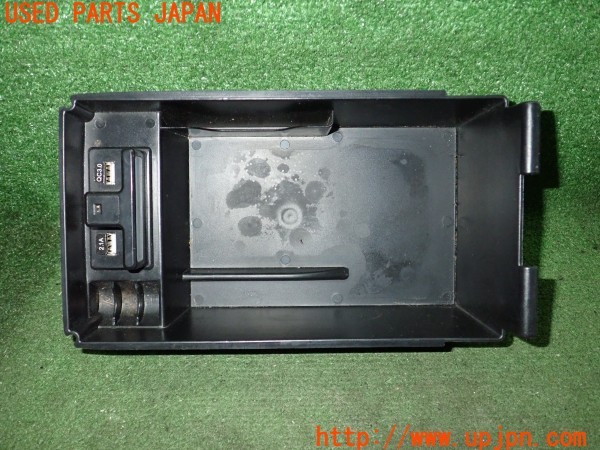 3UPJ=9235110652]ハリアー(MXUA80)社外 センターコンソールボックス  センターコンソールボックストレイ USBポート ライト付き 中古_3