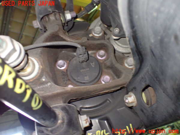 1UPJ-9235114300]ハリアー(MXUA80)右リアナックルハブ 中古_3