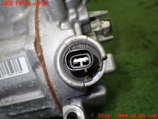 1UPJ-9235116025]ハリアー(MXUA80)エアコンコンプレッサー 中古_3