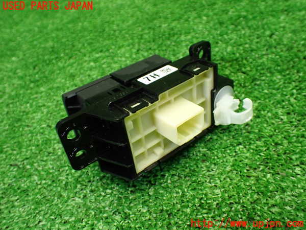 1UPJ-9235116306]ハリアー(MXUA80)スイッチ1 (HOLD、電動パーキングブレーキ) 中古_3