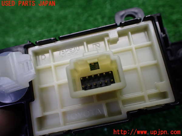 1UPJ-9235116306]ハリアー(MXUA80)スイッチ1 (HOLD、電動パーキングブレーキ) 中古_4