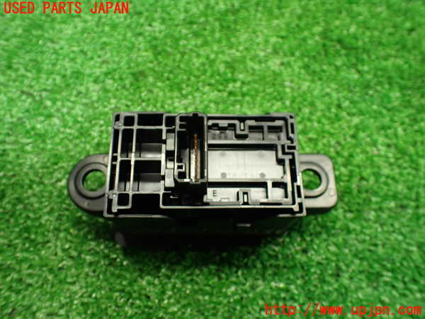 1UPJ-9235116245]ハリアー(MXUA80)左前パワーウィンドウスイッチ 中古_3