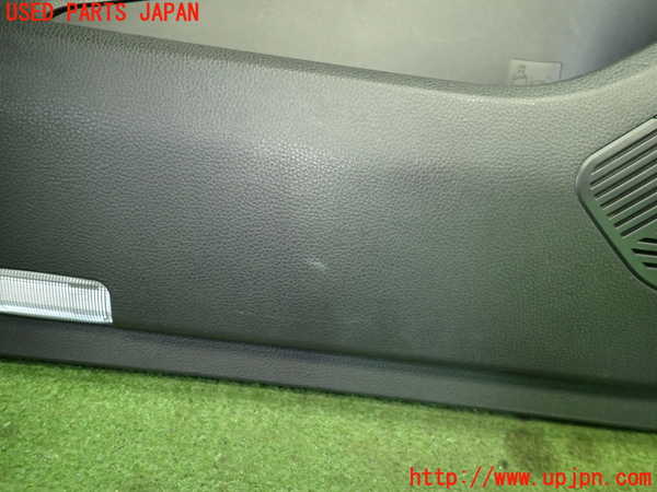 1UPJ-9235111264]ハリアー(MXUA80)左前ドア内張り 中古_4