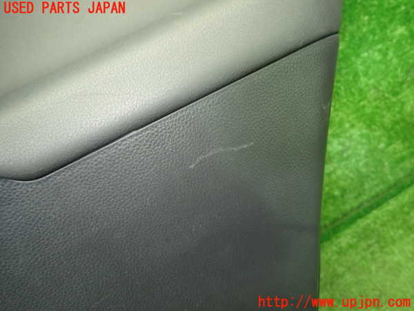 1UPJ-9235111294]ハリアー(MXUA80)右後ドア内張り 中古_4