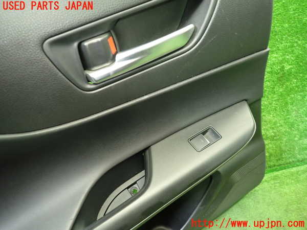 1UPJ-9235111324]ハリアー(MXUA80)左後ドア内張り 中古_2