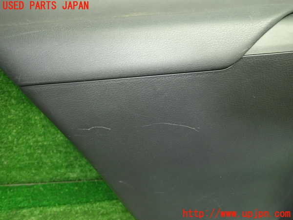 1UPJ-9235111324]ハリアー(MXUA80)左後ドア内張り 中古_4