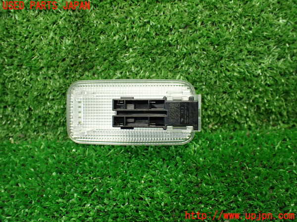 1UPJ-9235116413]ハリアー(MXUA80)ルームランプ3 (ラゲッジ左) 中古_2