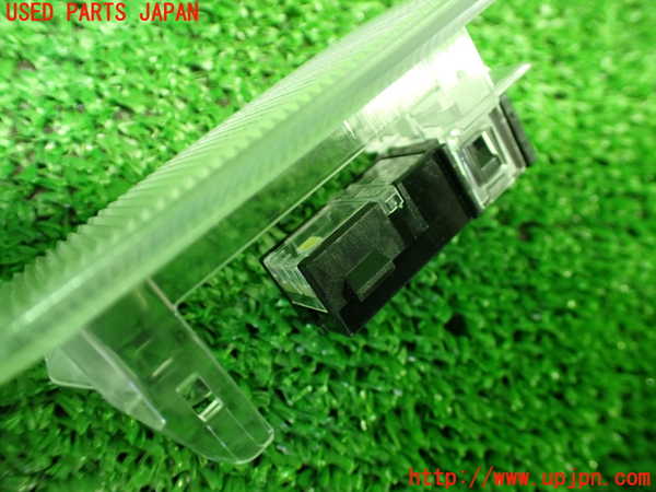 1UPJ-9235116413]ハリアー(MXUA80)ルームランプ3 (ラゲッジ左) 中古_3