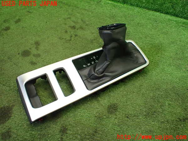 1UPJ-9235117575]ハリアー(MXUA80)シフトブーツ 中古_2