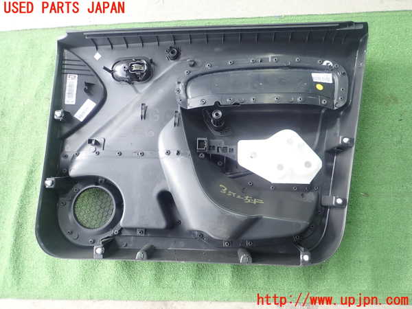 1UPJ-9235121264]ルノー・カングー(KWH5F1)左前ドア内張り 中古_3