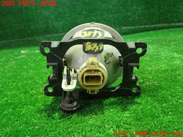 1UPJ-9235131182]プジョー・2008(A94HN01)左フォグ 中古_2