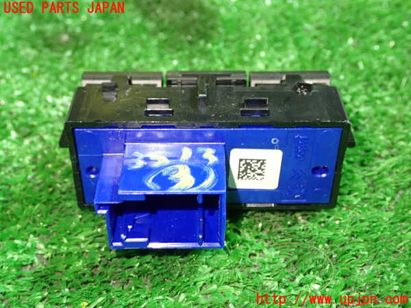 1UPJ-9235136308]プジョー・2008(A94HN01)スイッチ3 (ECO OFF、ソナーOFF) 中古_2