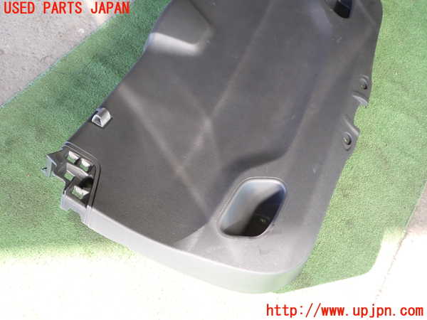 1UPJ-9235131578]プジョー・2008(A94HN01)バックドア内張り 中古_3