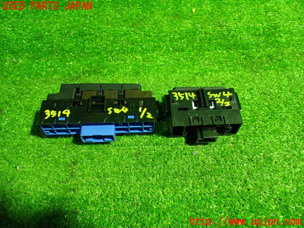 1UPJ-9235146309]レクサス・ES300h(AXZH10)スイッチ4 (AC100V EV) 中古_2