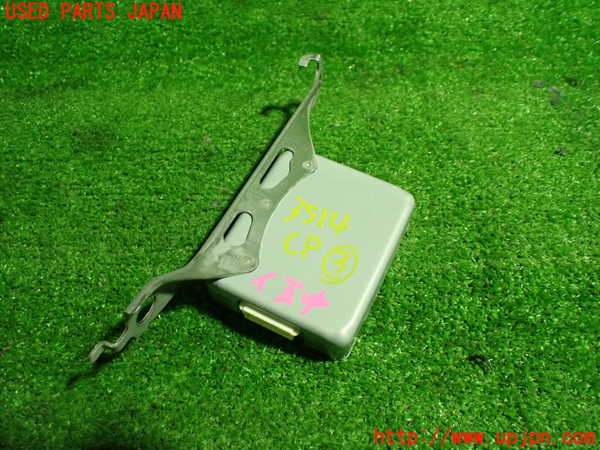 1UPJ-9235146148]レクサス・ES300h(AXZH10)コンピューター3 (86572-33040) 中古_3