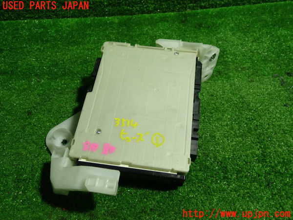 1UPJ-9235146741]レクサス・ES300h(AXZH10)ヒューズボックス1 中古_4
