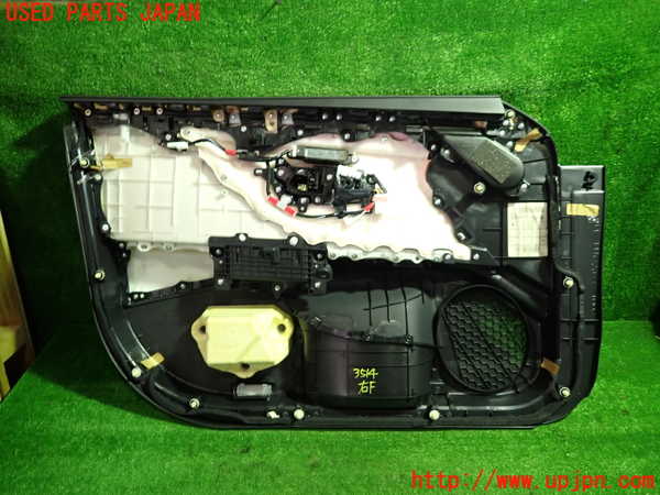 1UPJ-9235141234]レクサス・ES300h(AXZH10)右前ドア内張り 中古_3