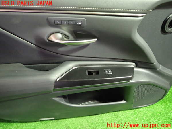 1UPJ-9235141264]レクサス・ES300h(AXZH10)左前ドア内張り 中古_2