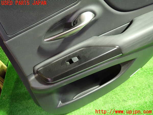 1UPJ-9235141294]レクサス・ES300h(AXZH10)右後ドア内張り 中古_3
