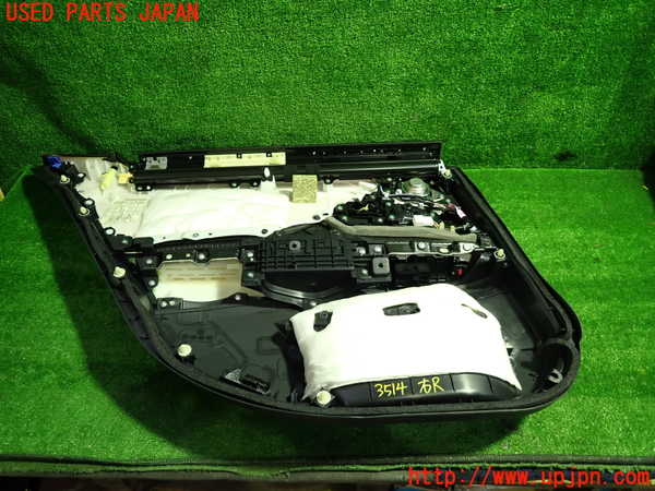 1UPJ-9235141294]レクサス・ES300h(AXZH10)右後ドア内張り 中古_4