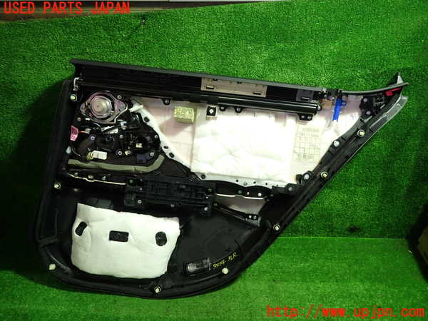1UPJ-9235141324]レクサス・ES300h(AXZH10)左後ドア内張り 中古_3