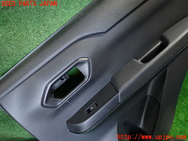 1UPJ-9235151294]ロッキー(ROCKY) ハイブリッド(A202S)右後ドア内張り 中古_2