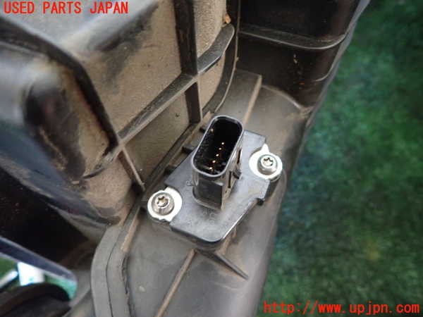 1UPJ-9235162560]リンカーン・ナビゲーター(型式不明)エアクリーナーボックス 中古_3