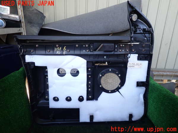 1UPJ-9235161234]リンカーン・ナビゲーター(型式不明)右前ドア内張り 中古_4