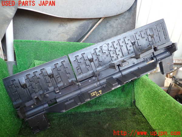 1UPJ-9235167771]リンカーン・ナビゲーター(型式不明)ラゲッジトレイ1 中古_2