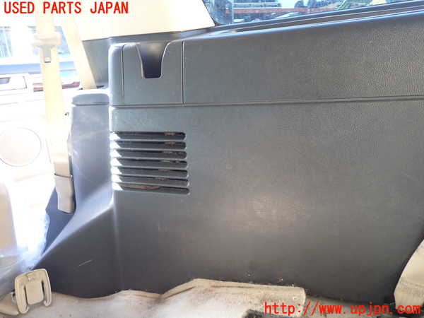 1UPJ-9235167675]リンカーン・ナビゲーター(型式不明)右リアピラートリム 中古_2