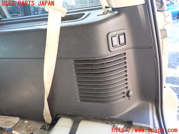 1UPJ-9235167675]リンカーン・ナビゲーター(型式不明)右リアピラートリム 中古_3