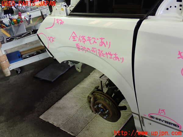 1UPJ-9235171082]セレナ(GFC27)左前フェンダー 中古_3