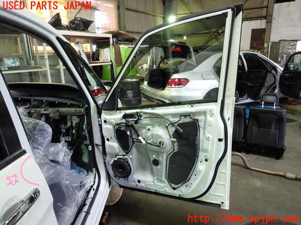 1UPJ-9235171230]セレナ(GFC27)右前ドア 中古_5
