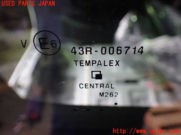 1UPJ-9235171380]セレナ(GFC27)右クォーターガラス 中古_2