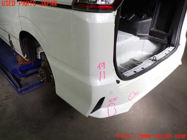 1UPJ-9235171610]セレナ(GFC27)リアバンパー 中古_4