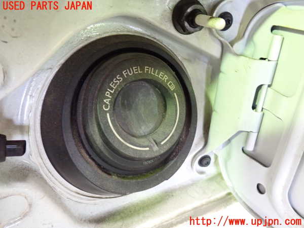 1UPJ-9235171690]セレナ(GFC27)フューエルリッド 中古_3