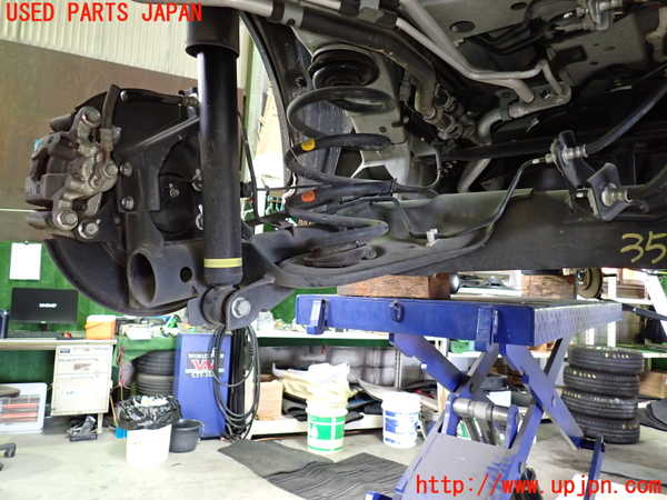 1UPJ-9235175380]セレナ(GFC27)リアアクスルビーム 中古_4