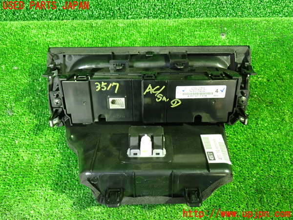 1UPJ-9235176066]セレナ(GFC27)エアコンスイッチ1 中古_2