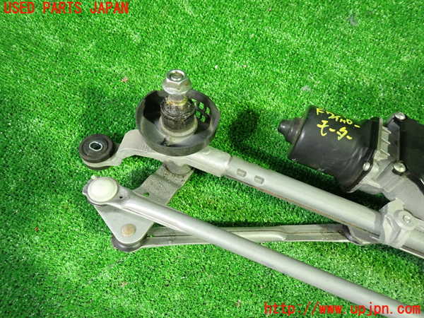1UPJ-9235176770]セレナ(GFC27)フロントワイパーモーター 中古_3