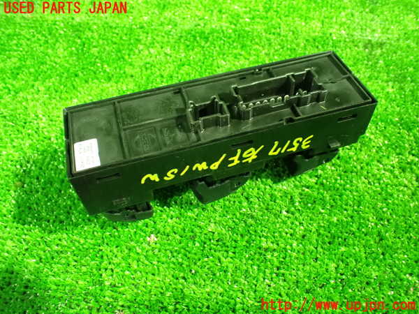 1UPJ-9235176240]セレナ(GFC27)右前パワーウィンドウスイッチ 中古_2