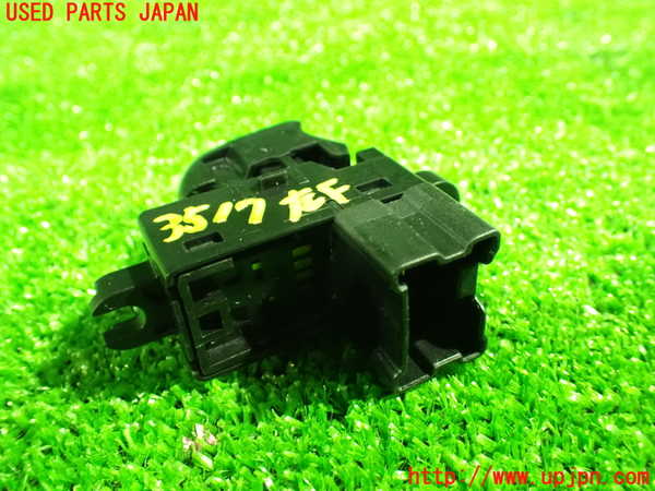 1UPJ-9235176245]セレナ(GFC27)左前パワーウィンドウスイッチ 中古_2