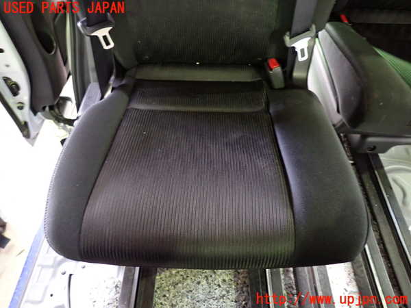 1UPJ-9235177145]セレナ(GFC27)右2列目シート 中古_3