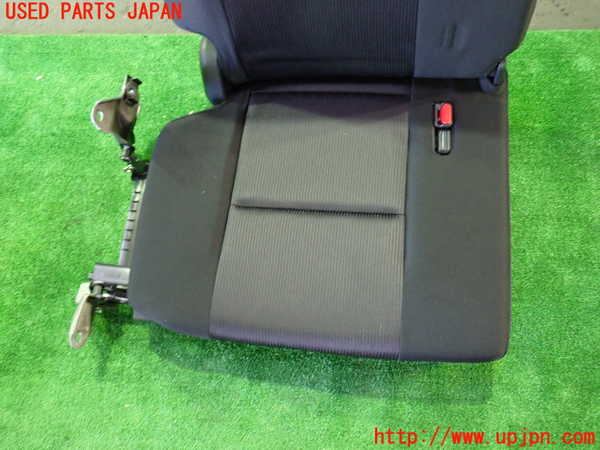 1UPJ-9235177235]セレナ(GFC27)右3列目シート 中古_3
