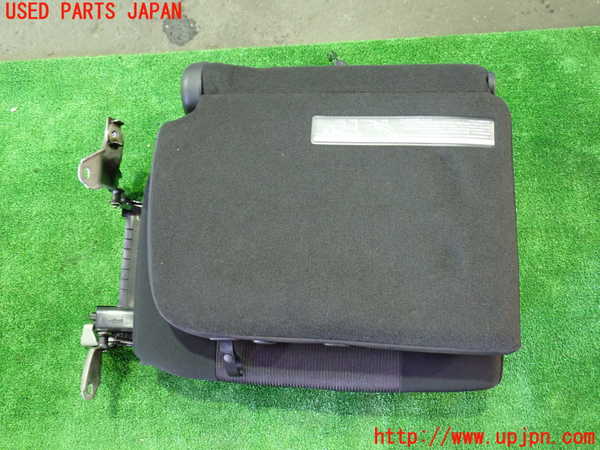 1UPJ-9235177235]セレナ(GFC27)右3列目シート 中古_4
