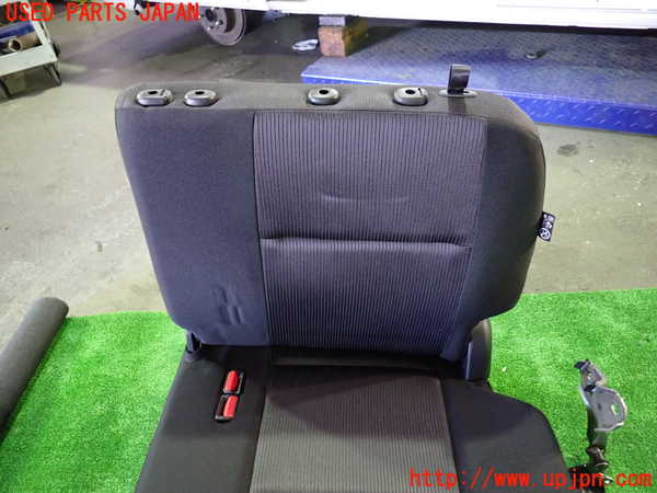 1UPJ-9235177265]セレナ(GFC27)左3列目シート 中古_2