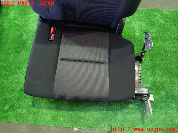 1UPJ-9235177265]セレナ(GFC27)左3列目シート 中古_3