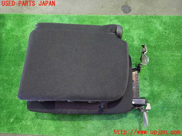 1UPJ-9235177265]セレナ(GFC27)左3列目シート 中古_4